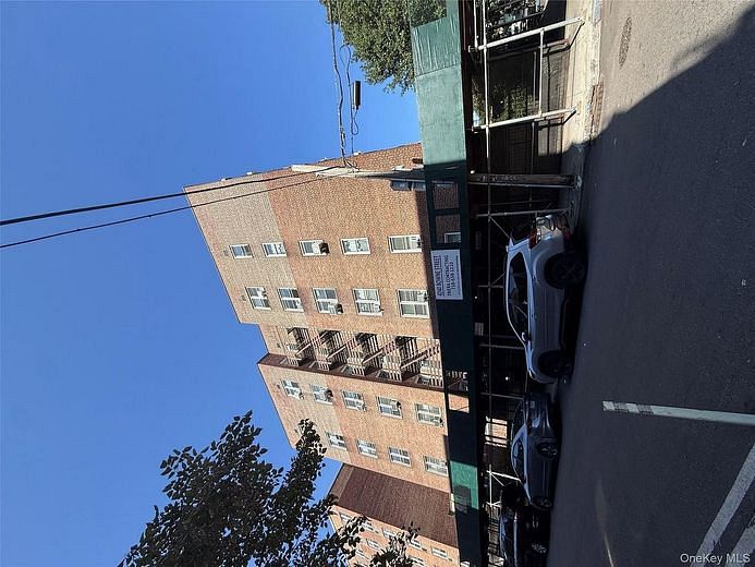 4240 Bowne Street #5C