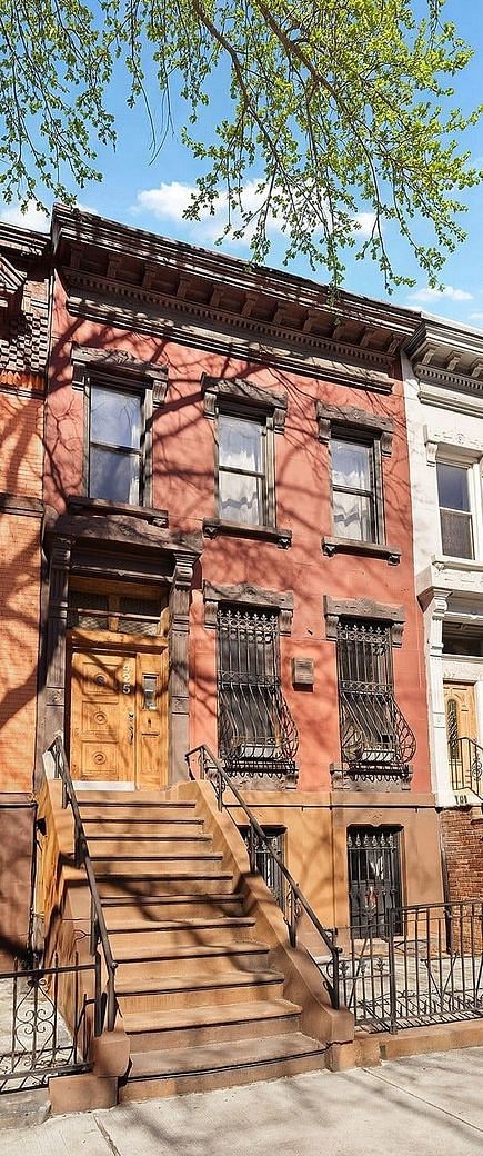 425 Halsey Street #1