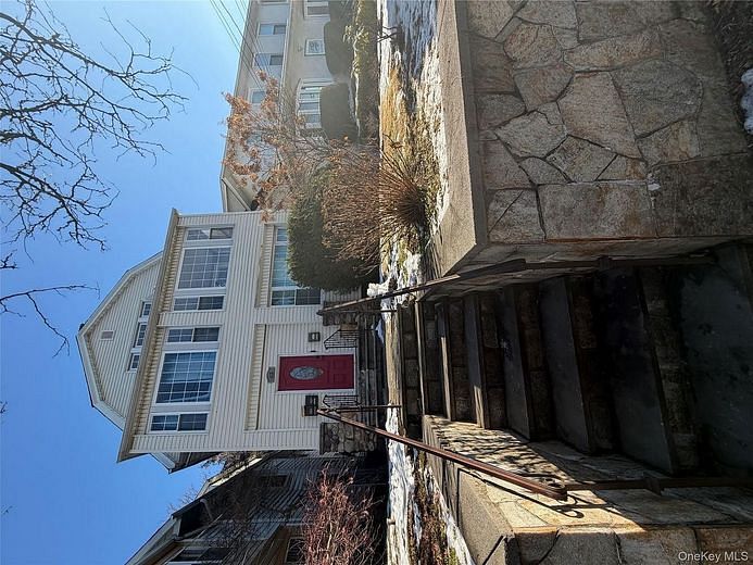 425 S Columbus Avenue