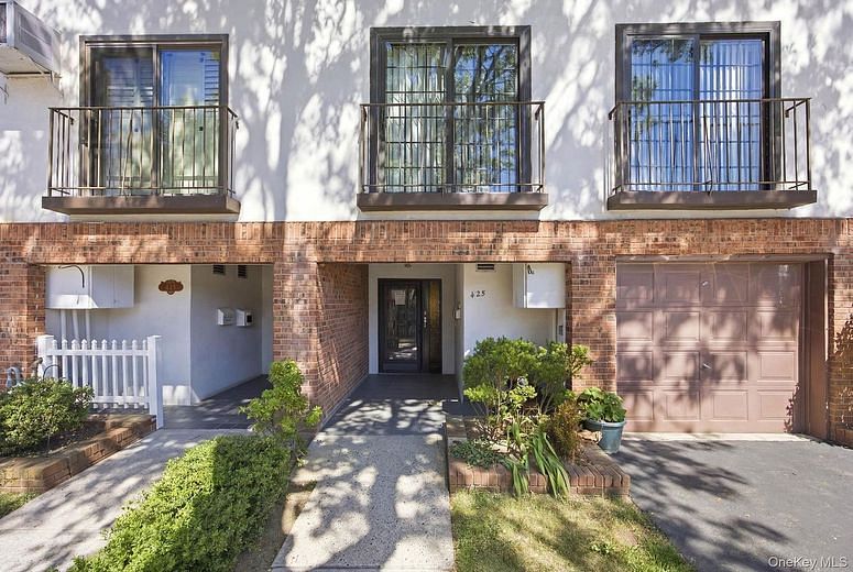 425 Schorr Drive