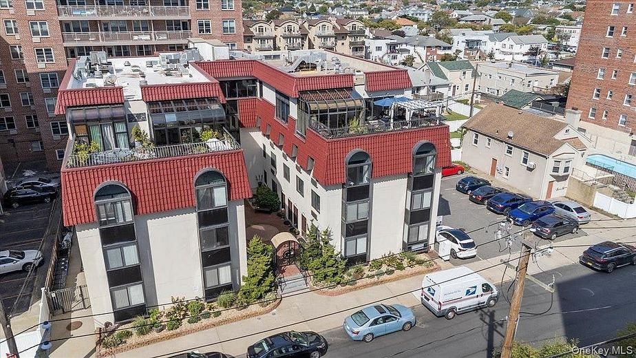 425 Shore Road #2D