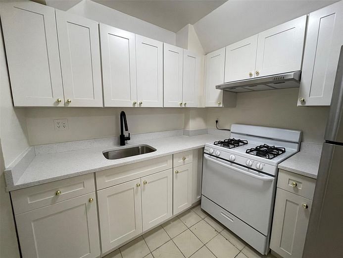 4260 Colden Street #4B