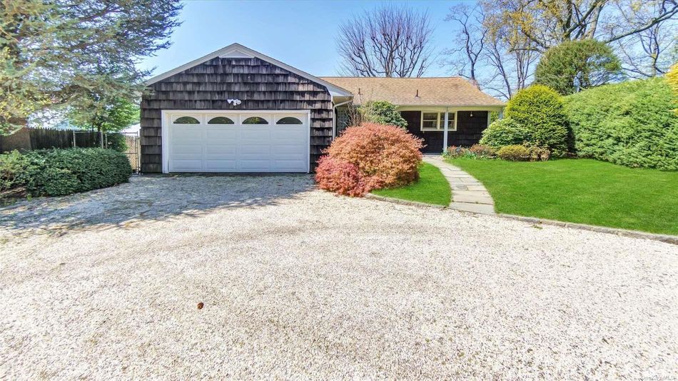 Image 1 of 30 for 12 Benjamin Place in Long Island, Locust Valley, NY, 11560