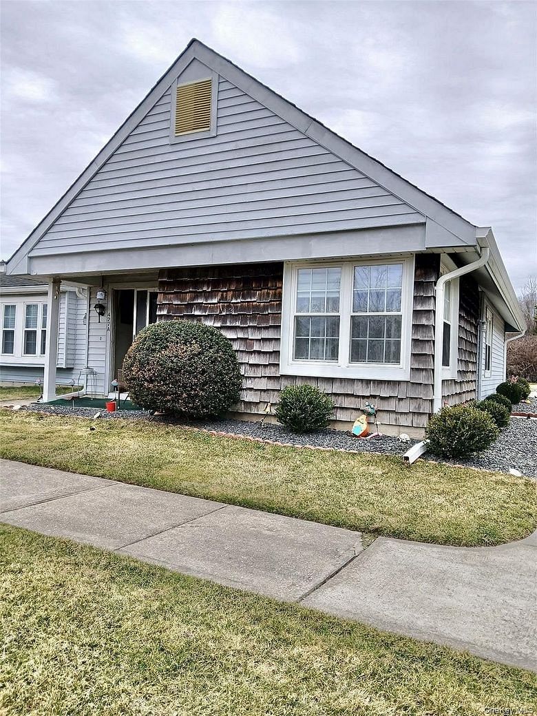 427 Aylesbury Court #A