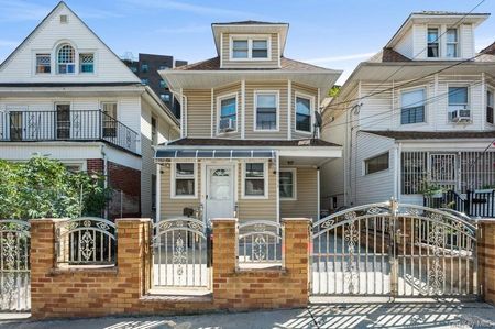 Image 1 of 25 for 2698 Heath Avenue in Bronx, NY, 10463