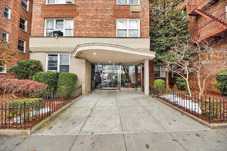 4295 Webster #3K