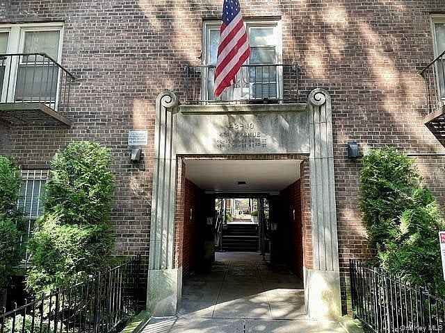 43-10 48 Avenue #4F