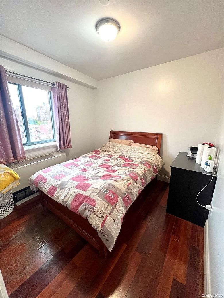 43-18 Main Street #7F