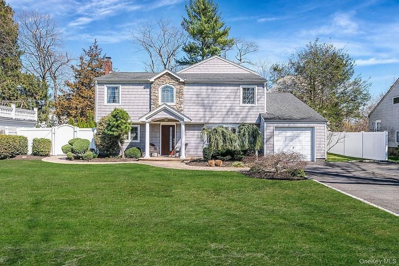 43 Hallock Avenue