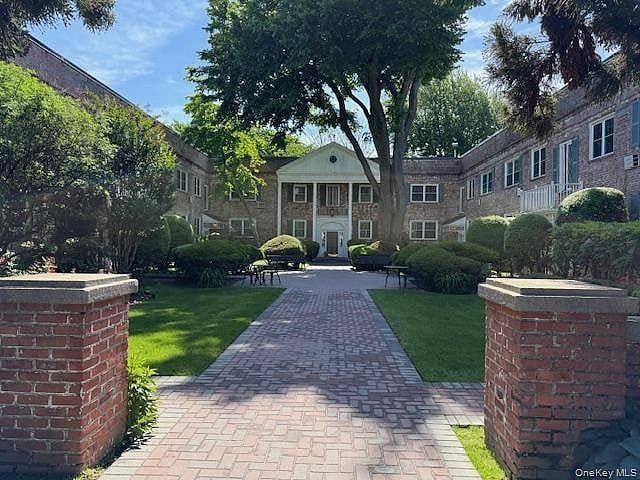 43 N Forest Avenue #G3