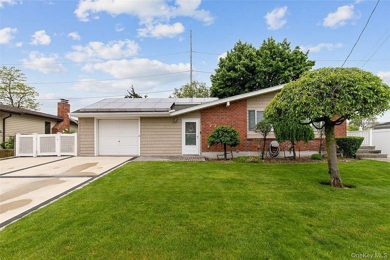 43 Pickwick Drive