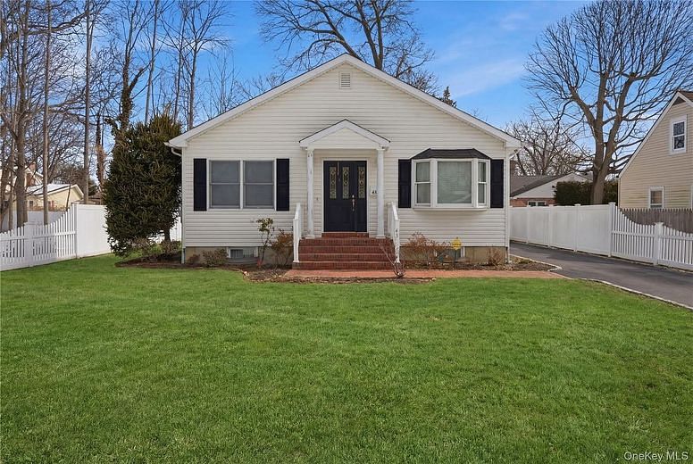 43 Ridgeway Boulevard