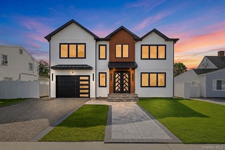 43 W Cabot Lane