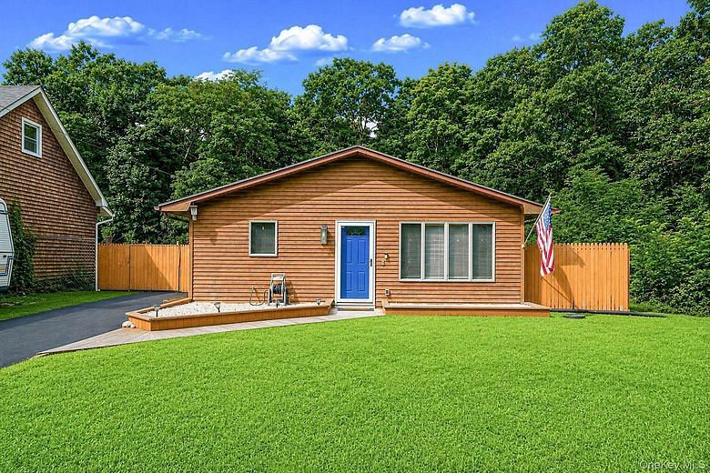 43 Wavecrest Drive