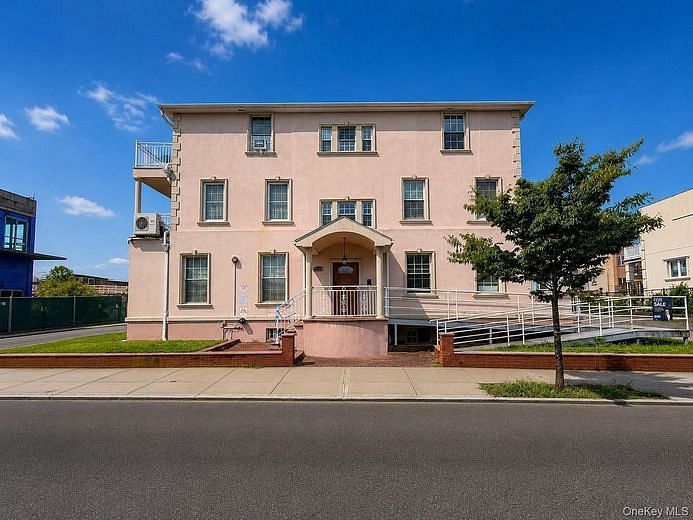 4300 Atlantic Avenue #P8