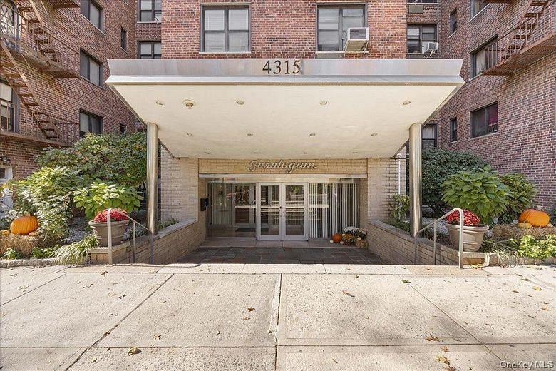 4315 Webster Avenue #5E
