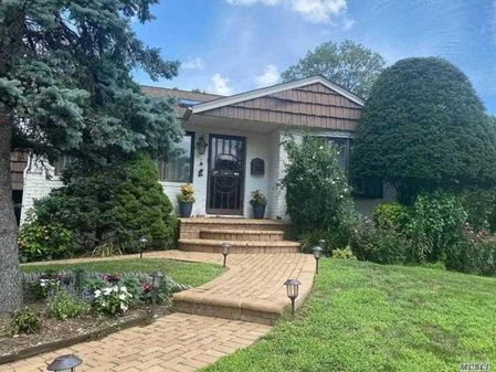 Image 1 of 29 for 42 Aintree Road in Long Island, Westbury, NY, 11590