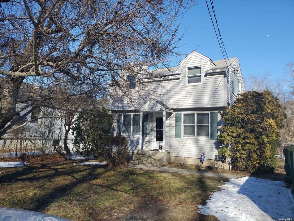 Image 1 of 1 for 432 N Magee Street in Long Island, Southampton, NY, 11968