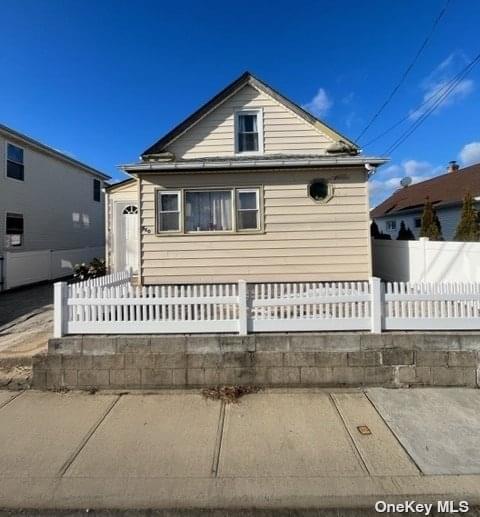 360 Louis Avenue in Long Island, Floral Park, NY 11001