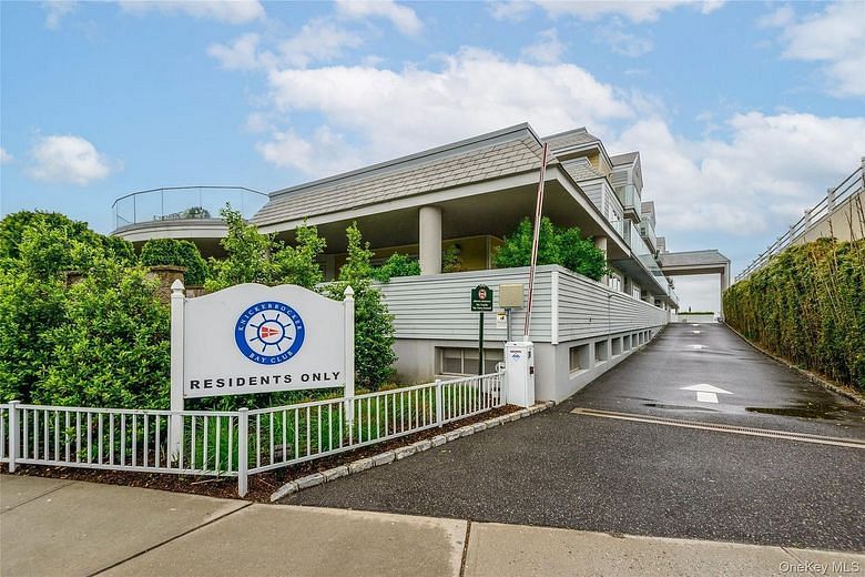 433 Main Street #103