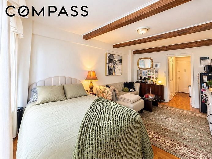 433 West 34th Street #4D