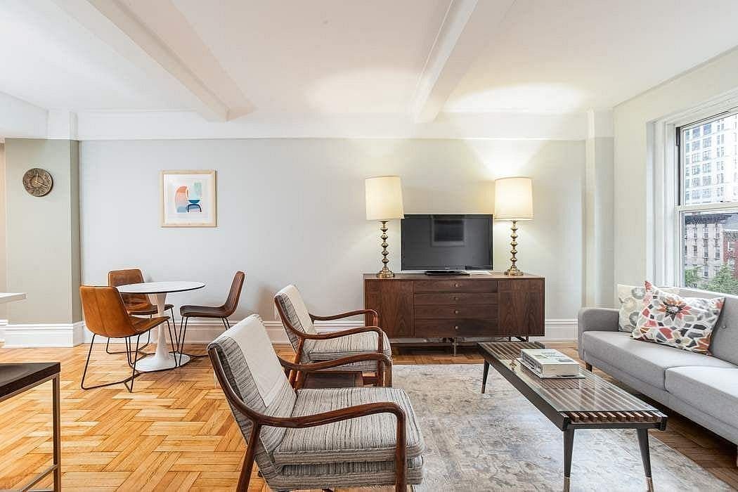 Image 1 of 13 for 433 West 34th Street #5L in Manhattan, New York, NY, 10001