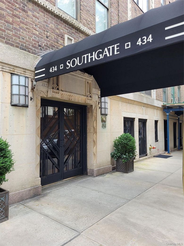 434 E 52 Street #9A