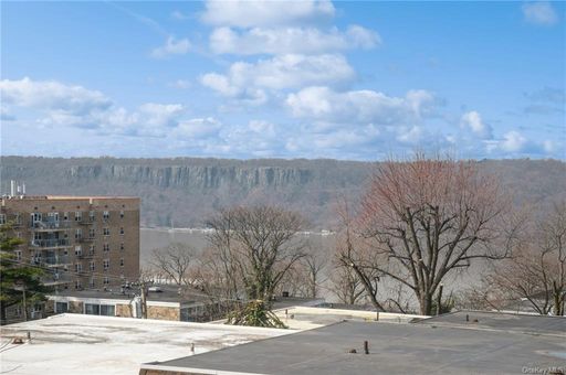 Image 1 of 27 for 437 Palisade Avenue #F3 in Westchester, Yonkers, NY, 10703