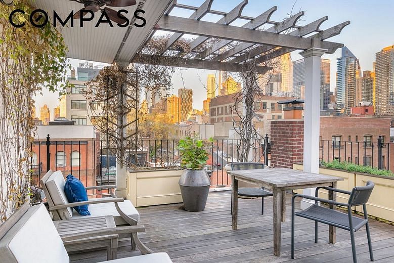 438 West 44th Street