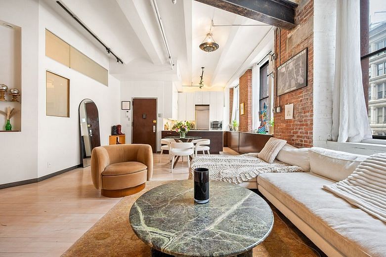 439 Lafayette Street #3