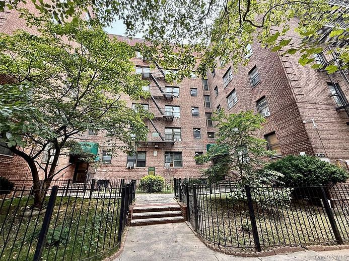 44-11 Macnish St #5C