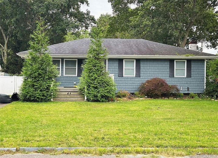 44 Floradora Drive