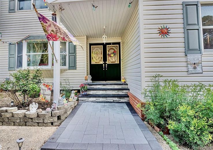 44 S Howell Avenue