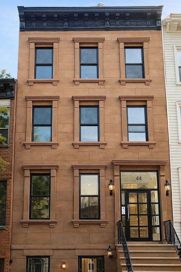 44 Vanburen Street #4