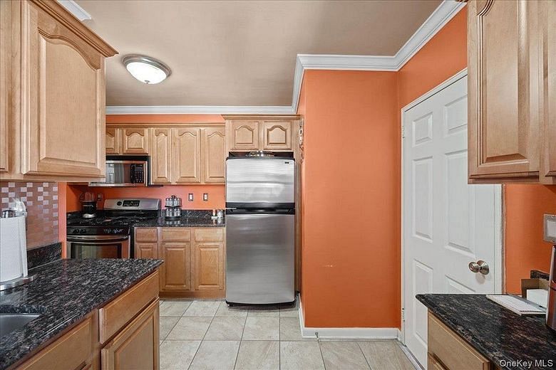 440 Warburton Avenue #3E