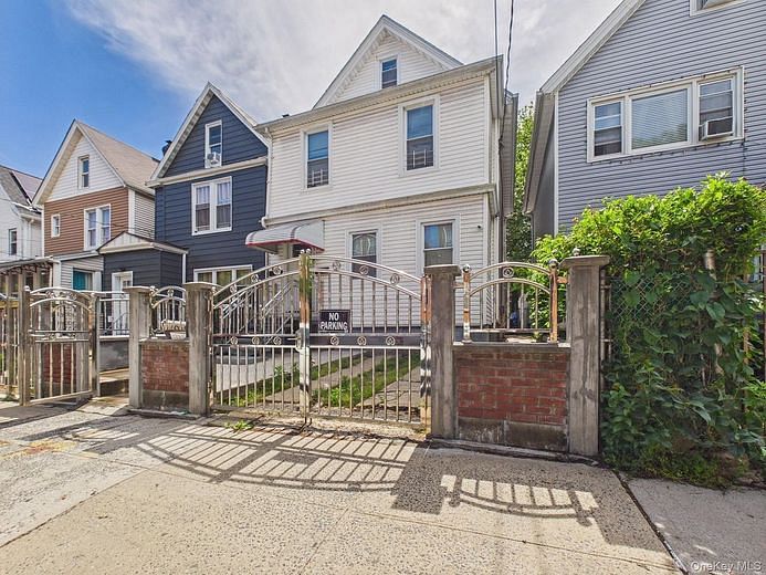 4432 Carpenter Avenue