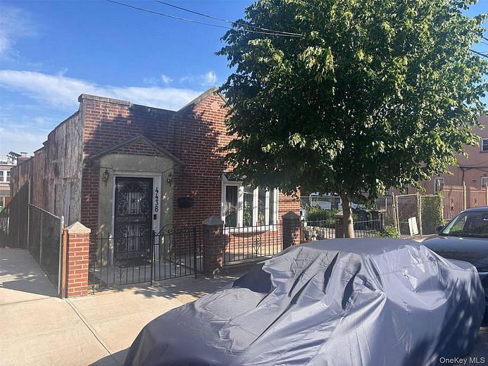 4438 Furman Avenue