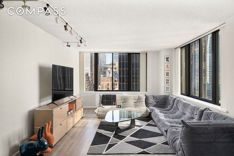 445 Fifth Avenue #21A