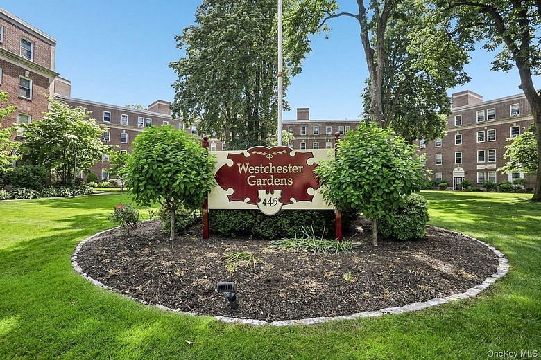 445 Gramatan Avenue #CD3