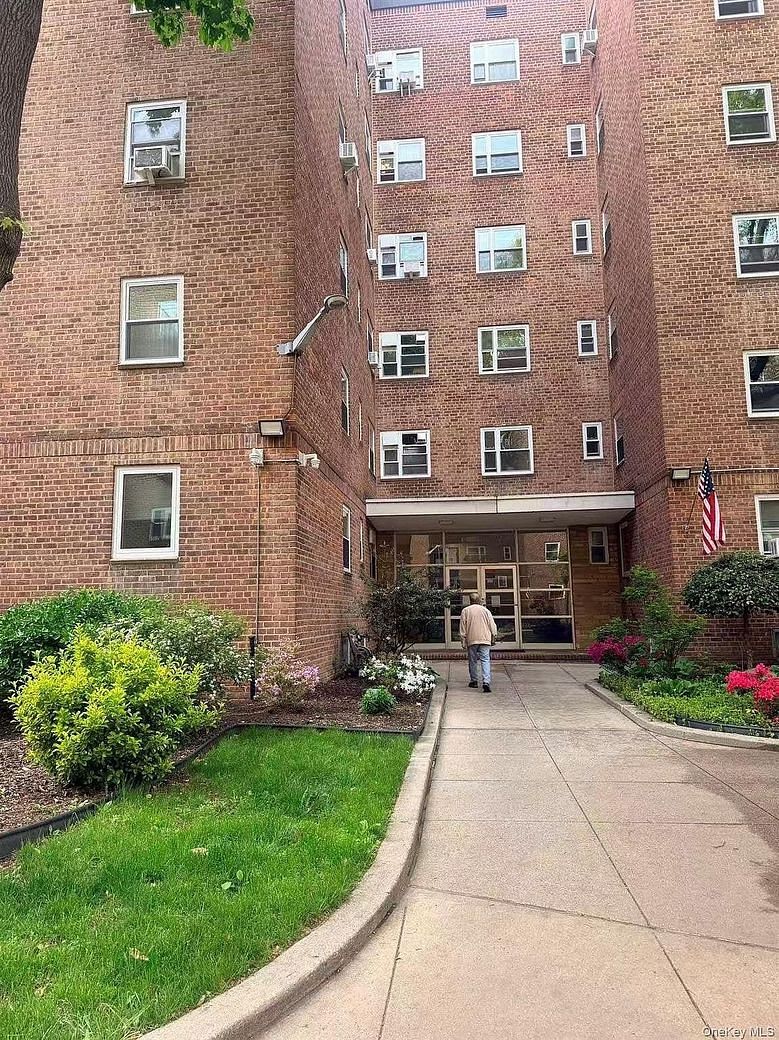4455 Kissena Boulevard #5E