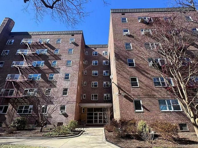 4459 Kissena Boulevard #2J
