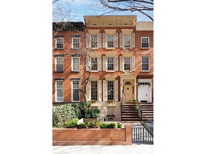 447 West 24th Street