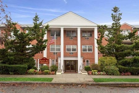 Image 1 of 21 for 250 N Village Avenue #C14 in Long Island, Rockville Centre, NY, 11570