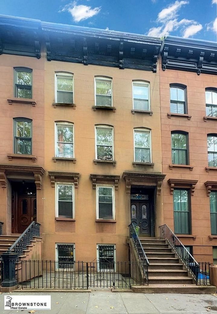 448 Henry Street
