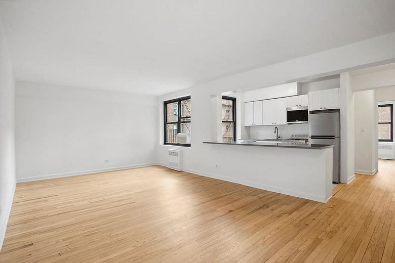 4489 Broadway #5E