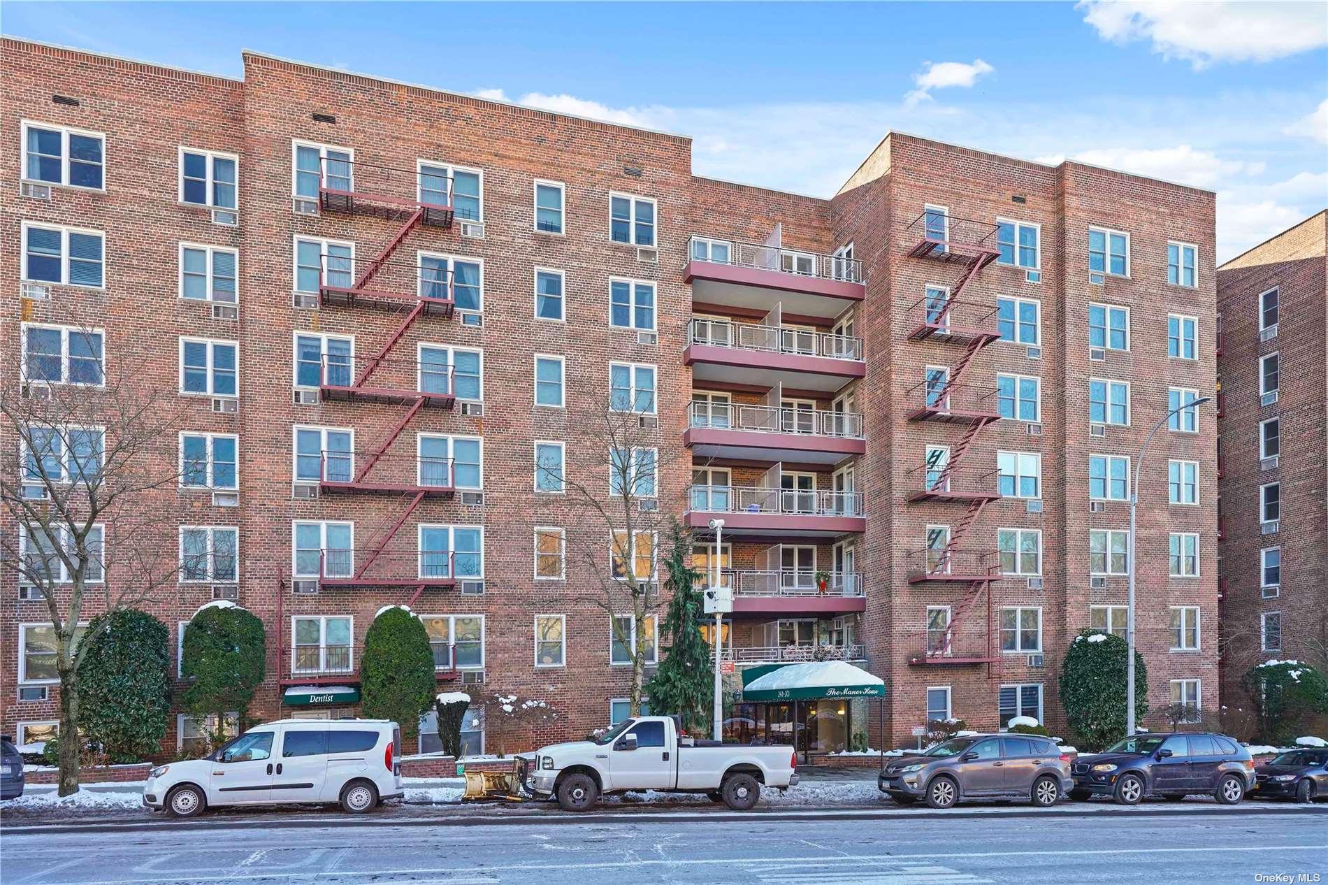 241-20 Northern Boulevard #4F in Queens, Douglaston, NY 11362