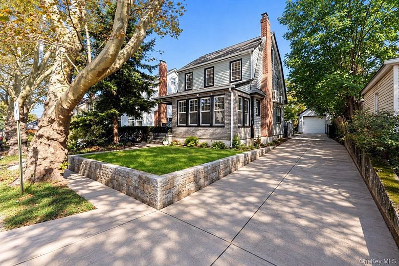 45-27 Arcadia Lane