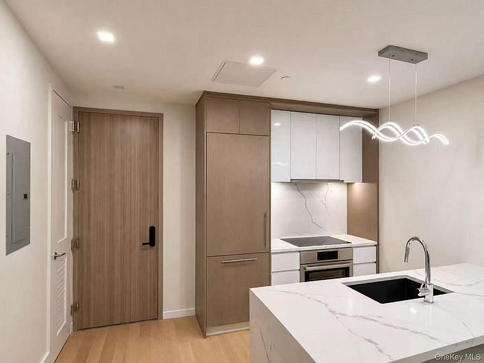 45-30 Pearson Street #15B