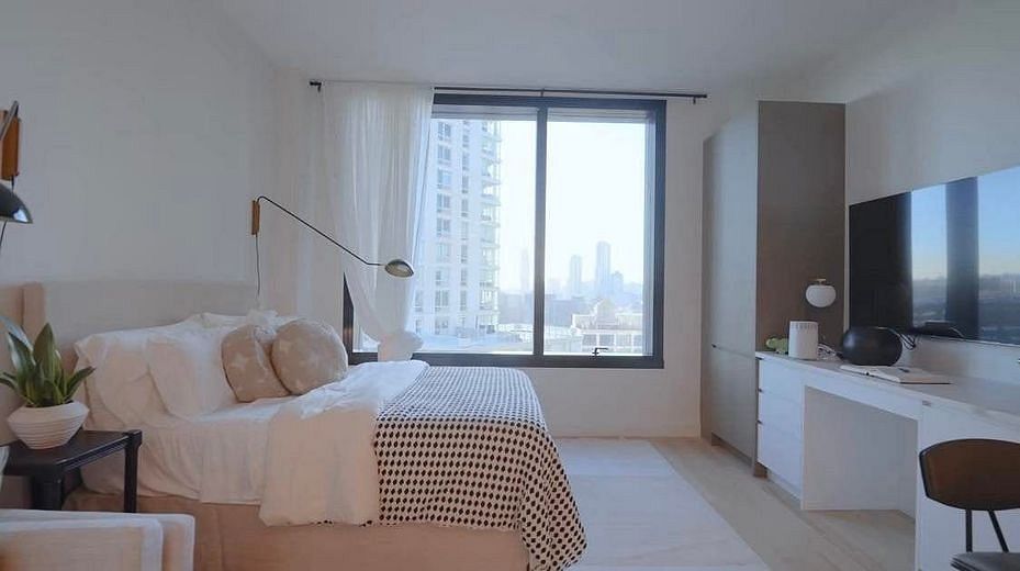 45-30 Pearson Street #18E