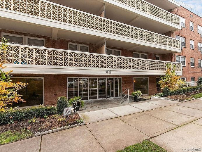 45 Hillpark Avenue #2L